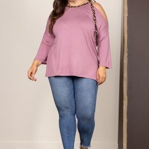 MUAVE COLD SHOULDER ANIMAL CONTRAST KNIT PLUS SIZE TOP